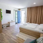Poseidon Mobile Appartement *