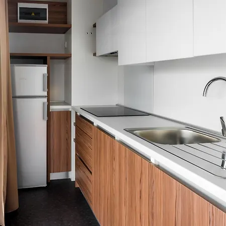 Poseidon Mobile Apartman Makarska